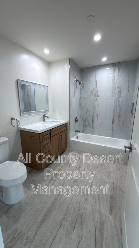 Building Photo - 517 S Mountain View Dr