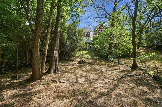 Building Photo - 5 Bedroom Clifton House Available Next to UC Campus