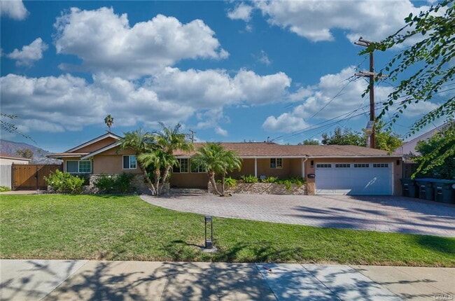 Building Photo - 814 Kellogg Ave