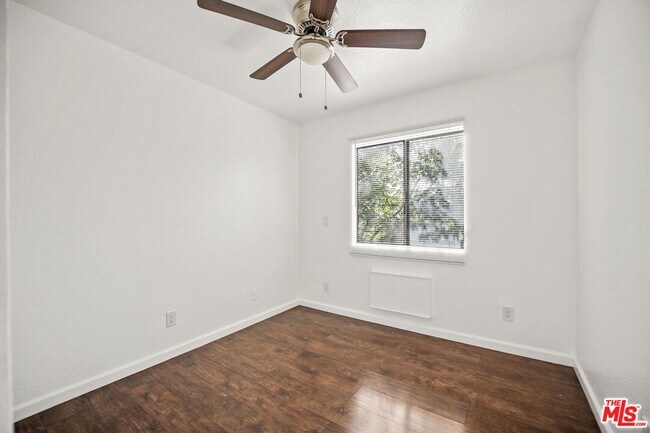 Building Photo - 412 Coronado Terrace