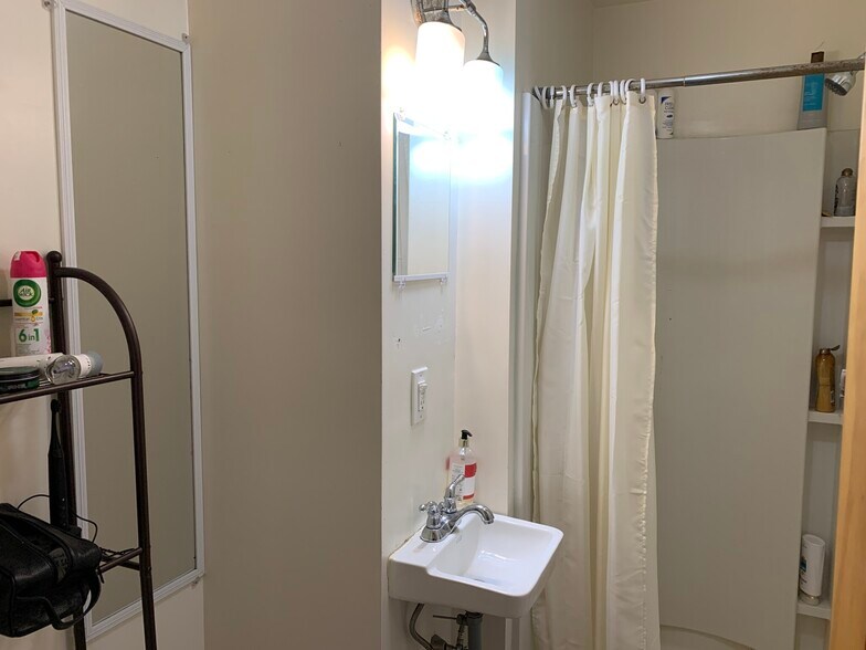 Building Photo - 7 Donnybrook Rd