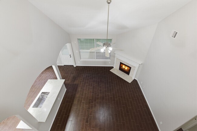 Building Photo - 25542 Saddlebrook Village Dr