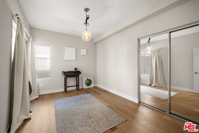 Building Photo - 13337 Beach Ave