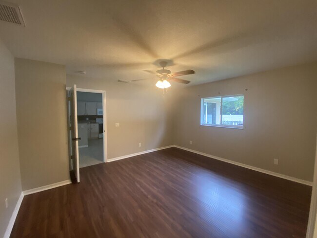 Building Photo - 3928 Champagne Ave