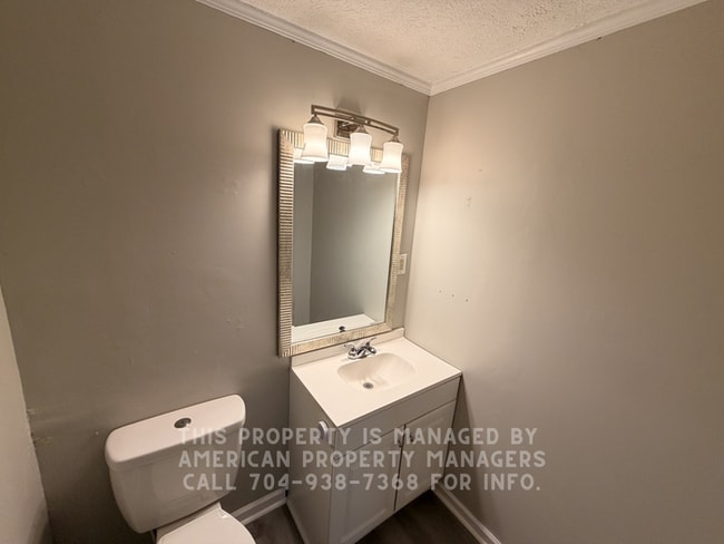 Building Photo - 1475 Crowell St