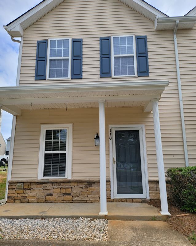 Primary Photo - 140 Winslow Ln
