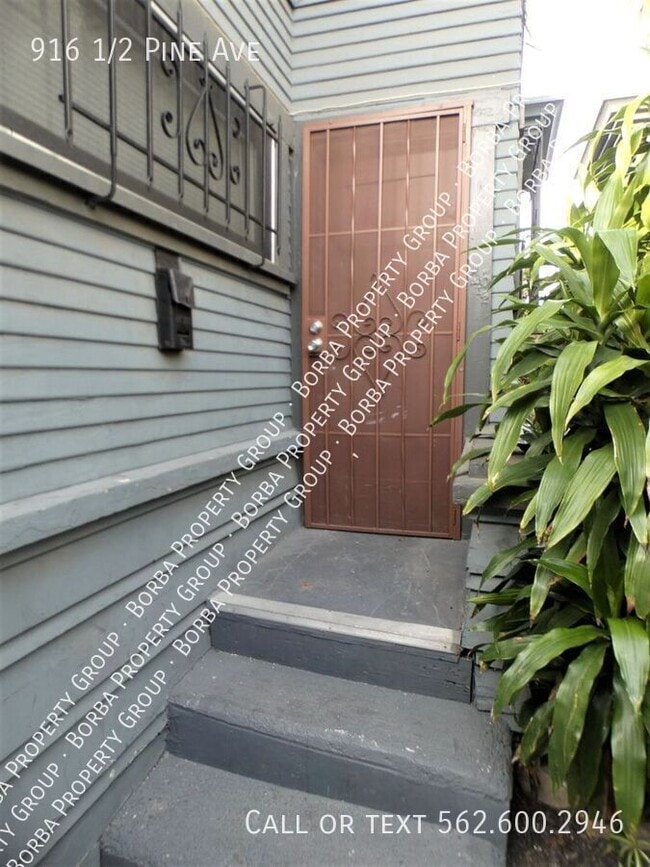 Building Photo - 916 1/2 Pine Ave-