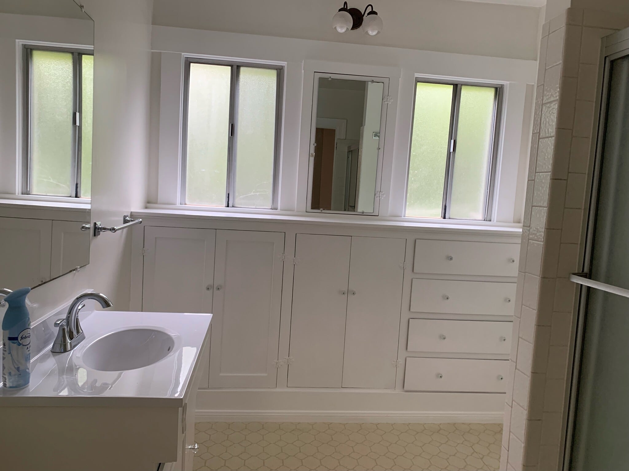 Bathroom - 1038 N Hudson Ave