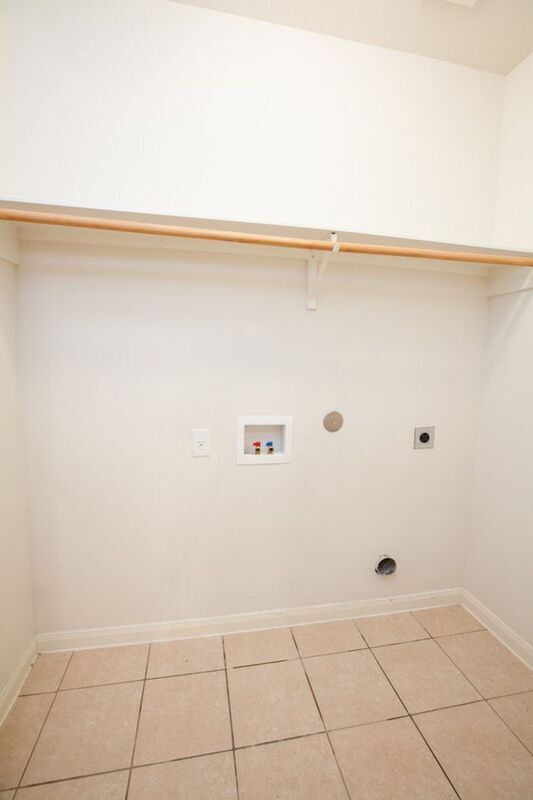 Building Photo - 128 Tennyson St