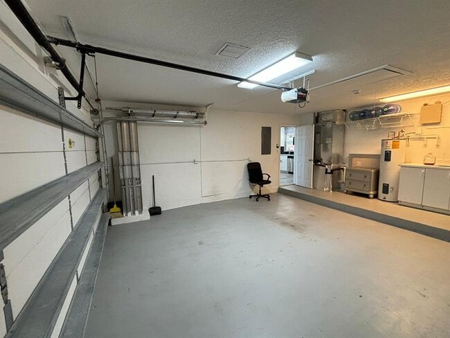 Building Photo - 5370 NW 29th Ct