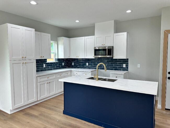 Building Photo - 8404 Tate St