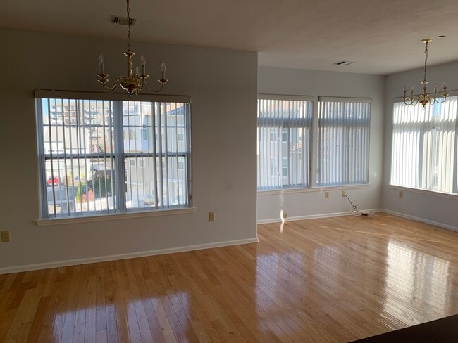 Building Photo - 180 Schooner St