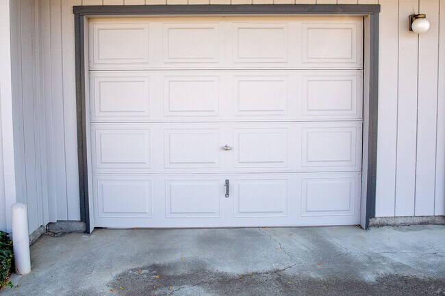 Garage Storage/Parking - 1606 E Alder St