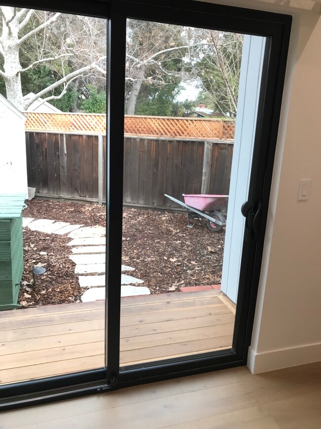 Building Photo - 55 Drake Ct