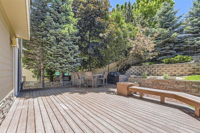 Building Photo - Five Bedroom Executive Home in the Desirable Firelight Subdivision of Highlands Ranch