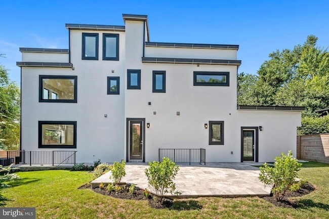 Building Photo - 5805 Massachusetts Ave