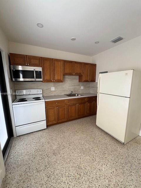 Building Photo - 6752 SW 21st St