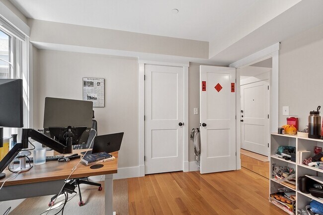 Building Photo - 35 Berkshire St