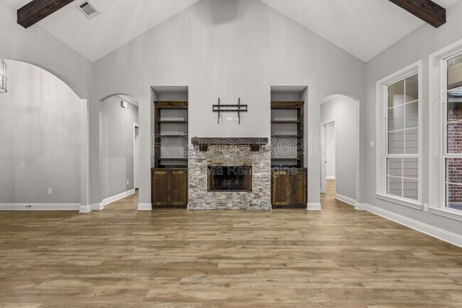 Building Photo - 19 N Shore Cir