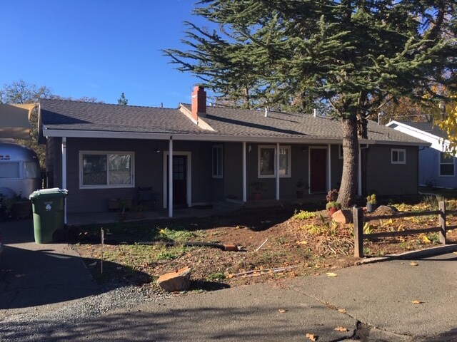 Front of house street view. - 285 Washburn Ave