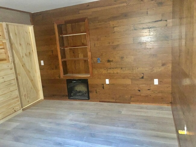 Building Photo - Pioche Mining Town 2 Bedroom Home