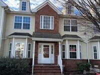 Building Photo - 301 Pinelli Dr