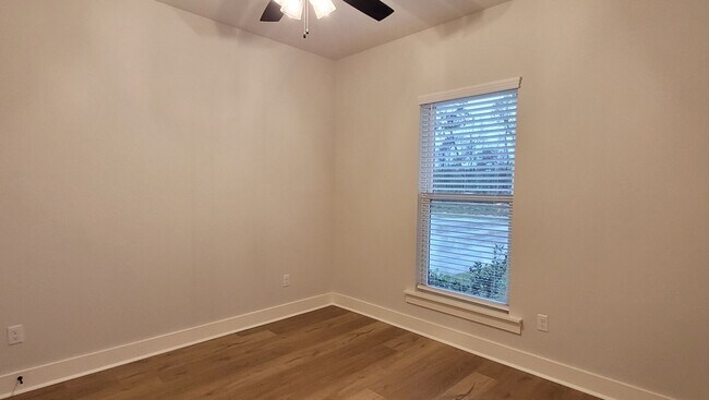 Building Photo - 8739 Lockhart Rd