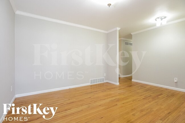 Building Photo - 11321 Amboy Ln