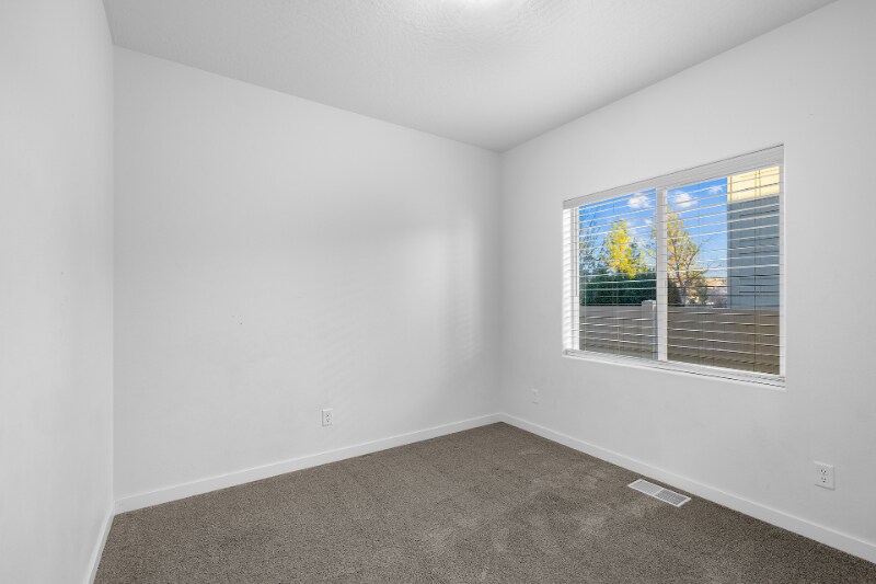 Building Photo - 3041 W Pascal Dr