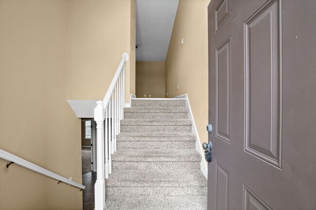 Building Photo - 1719 Thistlewood Dr