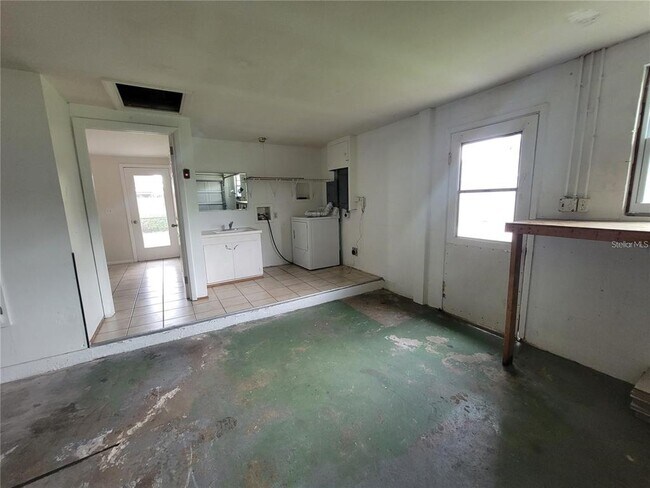 Building Photo - 612 Porpoise Rd