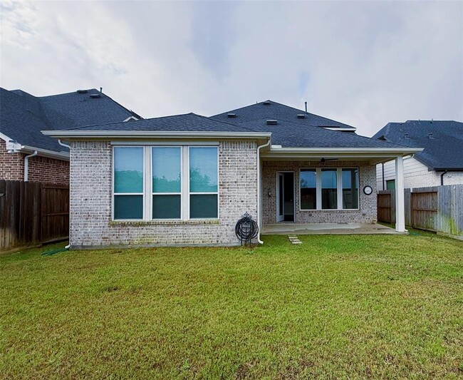 Building Photo - 28922 Hauter Wy