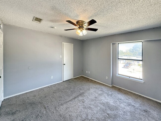 Building Photo - 1024 Southmoor Dr