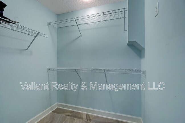 Building Photo - 2110 3rd St
