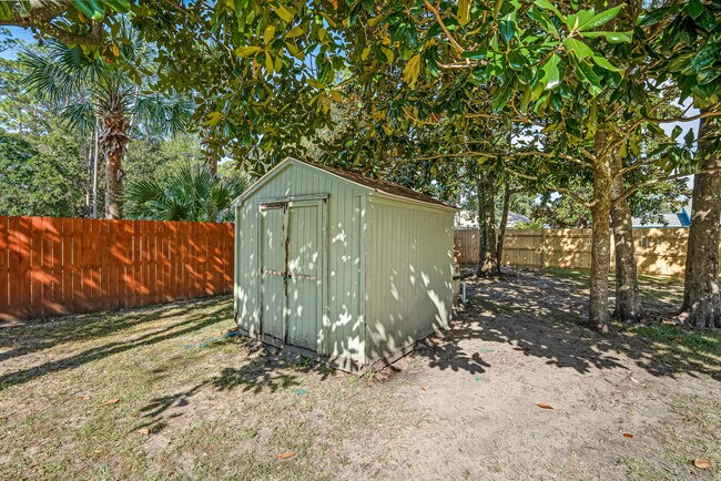 Building Photo - 114 Dana Pointe