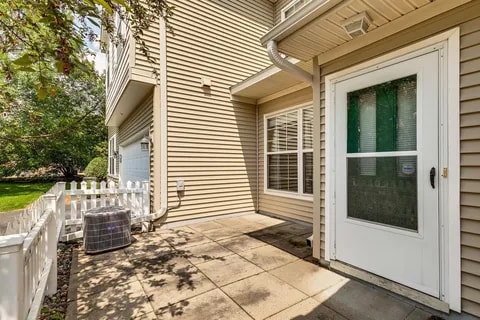 Building Photo - 1889 Wildflower Ct