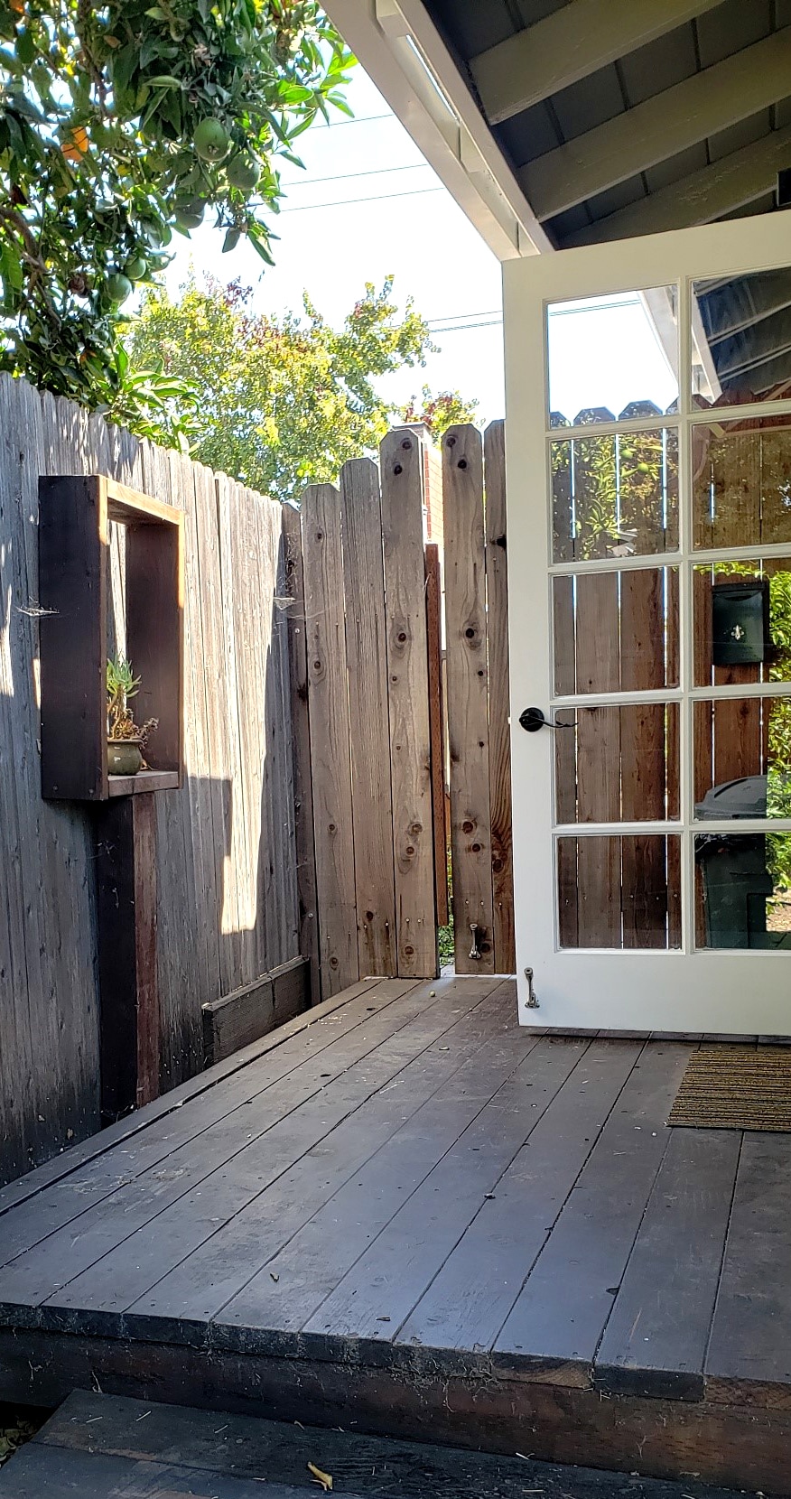 own entrance - 682 Carlo Dr