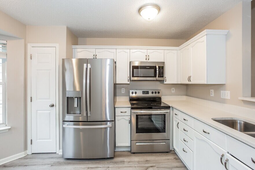 Building Photo - 5210 Grenelefe Village Rd