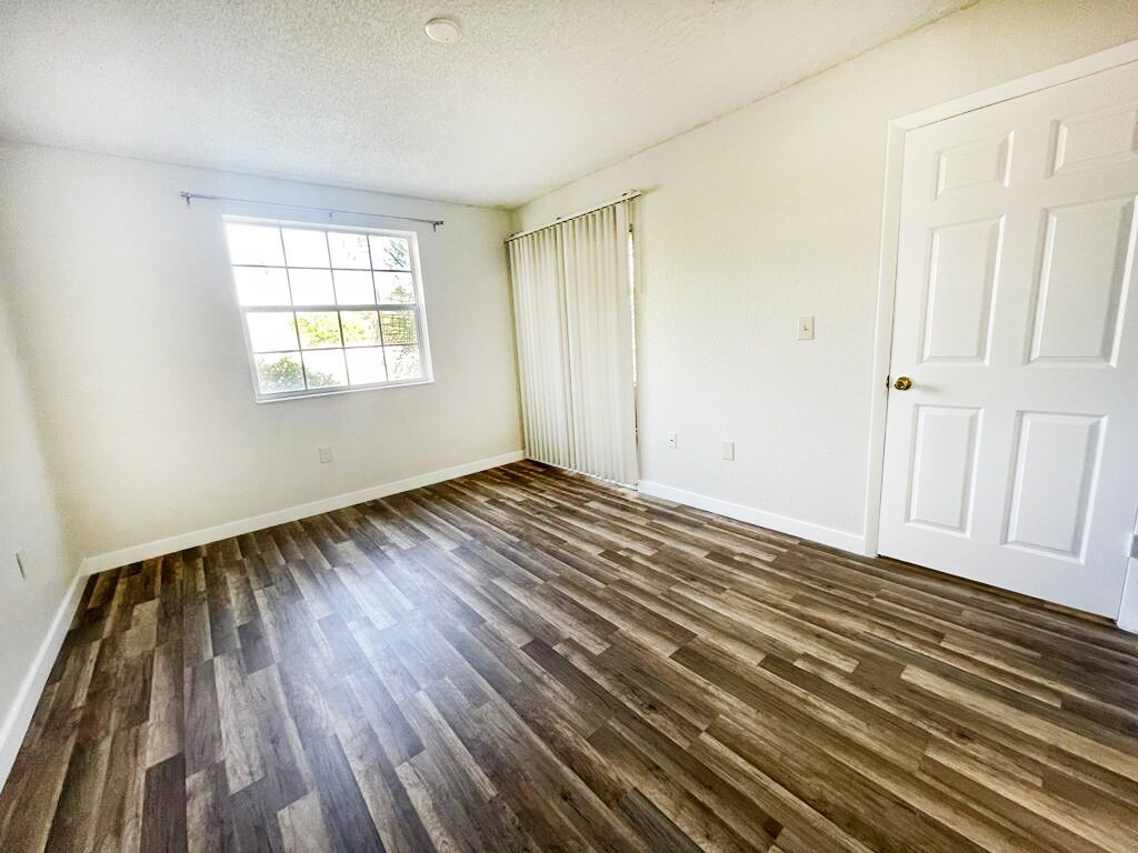 Building Photo - 2810 N Oakland Forest Dr