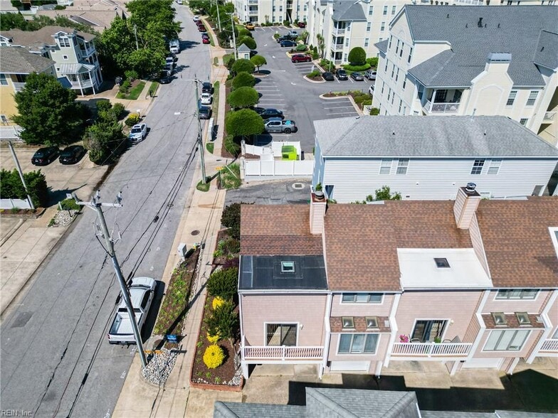 Building Photo - 2301 Beach Castle Ln