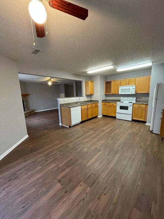 Building Photo - Franklin Twp - 3 BR 2 story