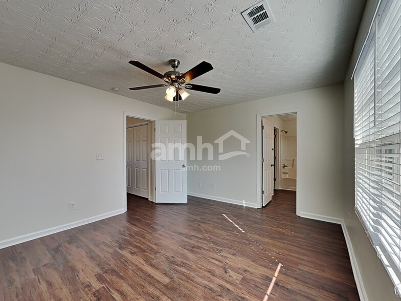 Building Photo - 814 Carlton Pointe Terrace