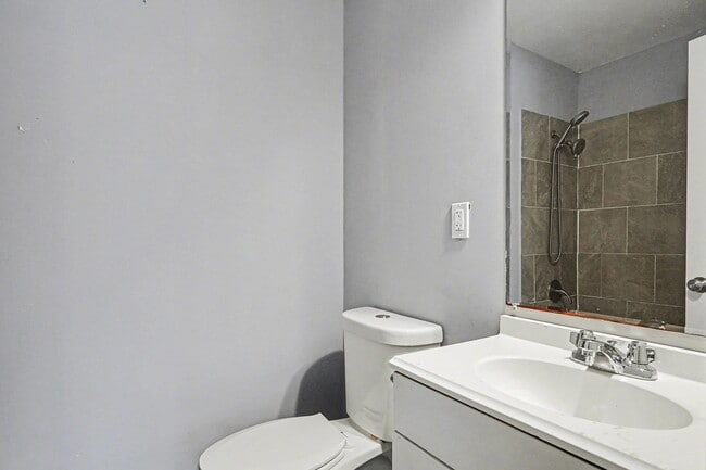 Building Photo - 1147 Oakley Dr