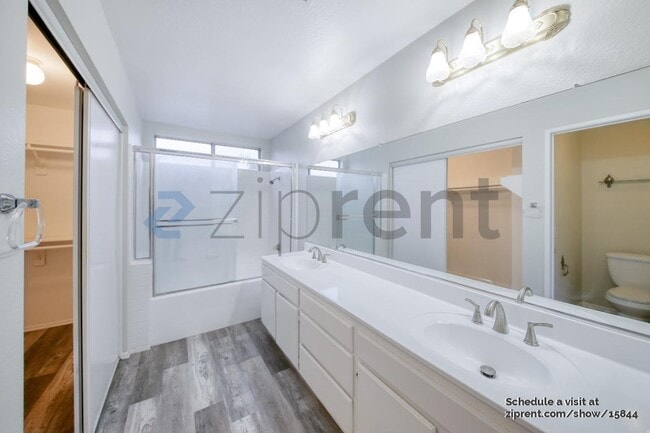Building Photo - 7855 Green Crest Ct
