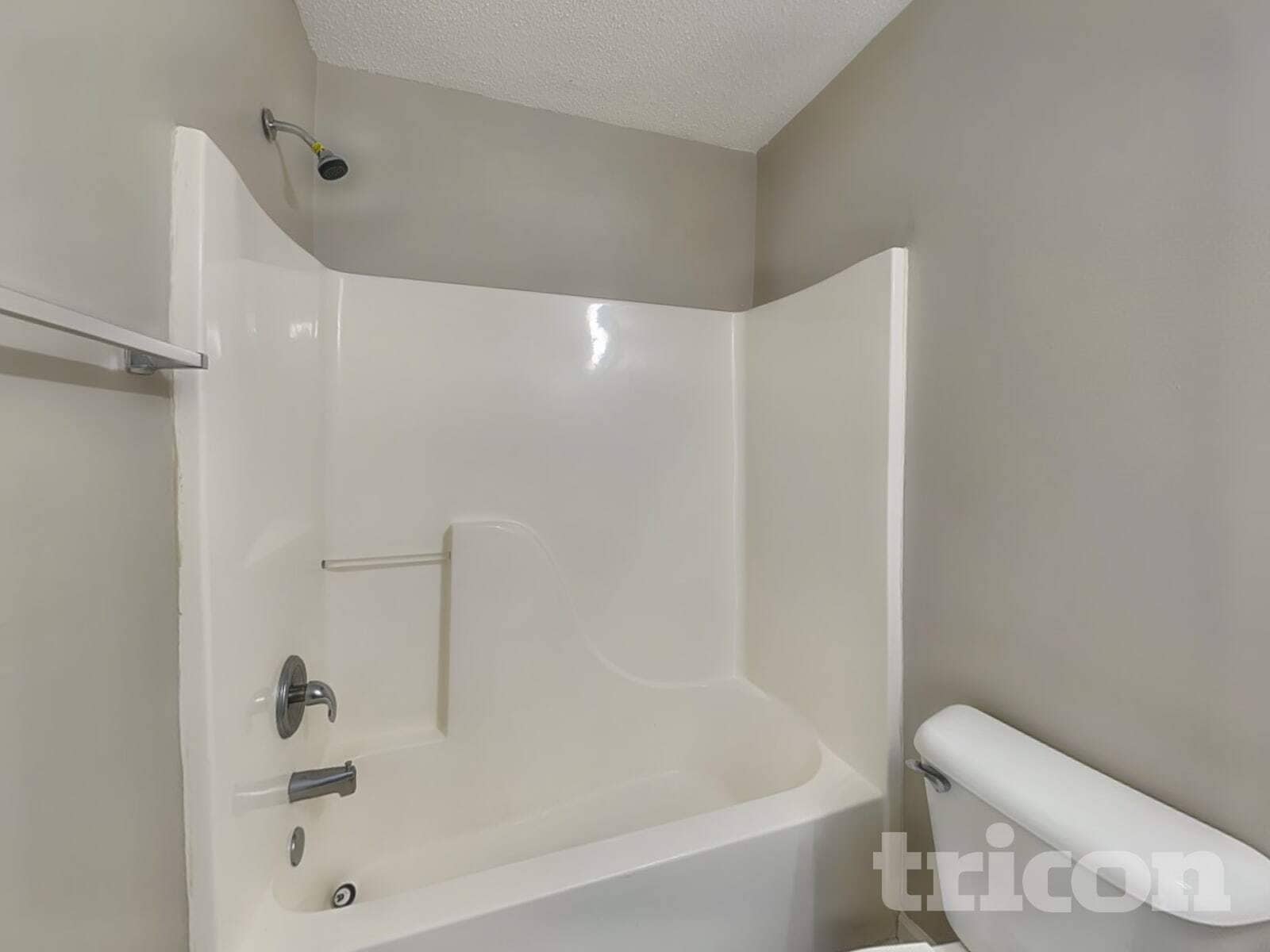 Building Photo - 3715 Longview Dr