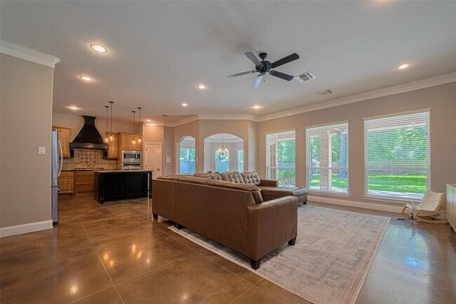 Building Photo - 503 Weisinger Dr