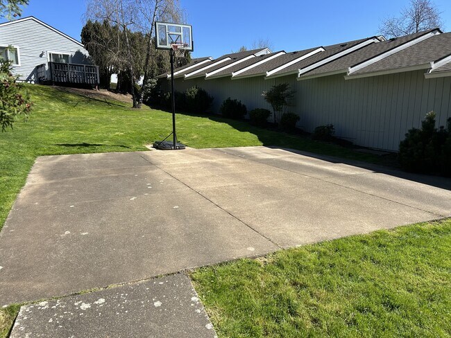 Building Photo - 12750 SE 110th Ct