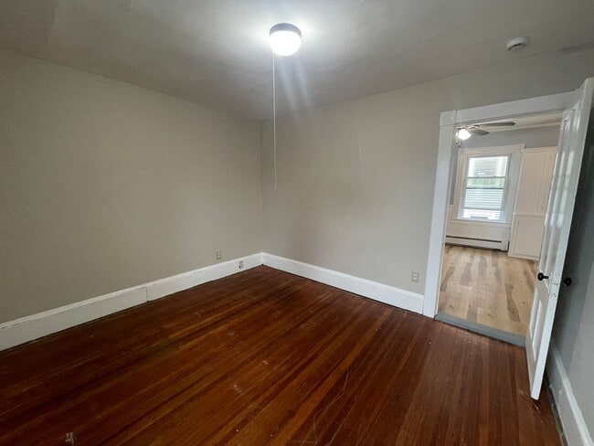 Building Photo - 250 Linden St