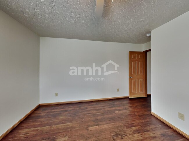 Building Photo - 3852 Winding Twig Dr