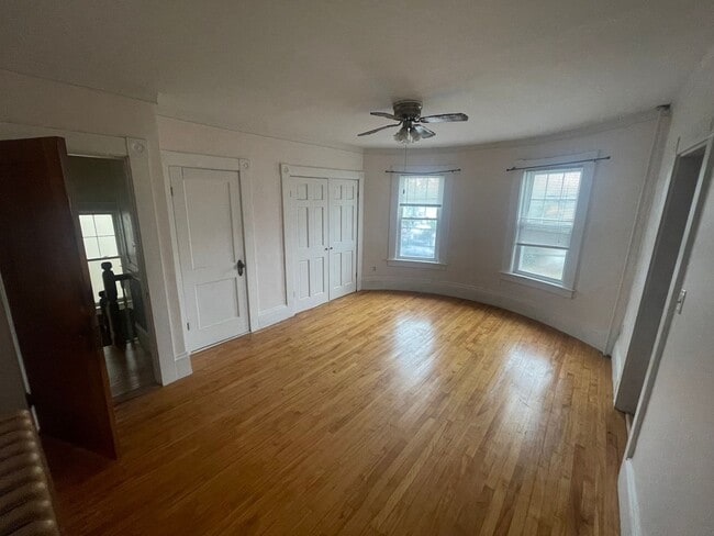 Building Photo - Spacious 4BR/3BA Home in Downtown Dover — Freshly Updated, Walk to Everything